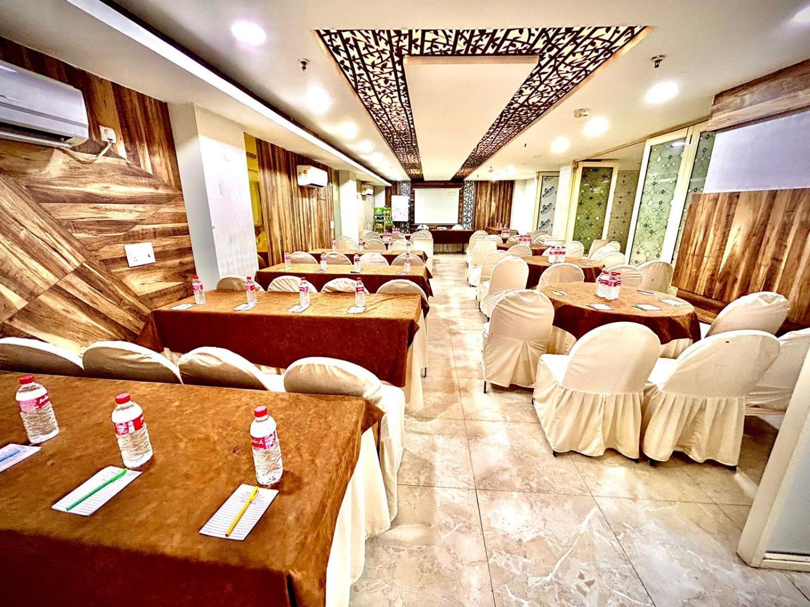 Hotel The Tomar Hospitality à New Delhi Extérieur photo