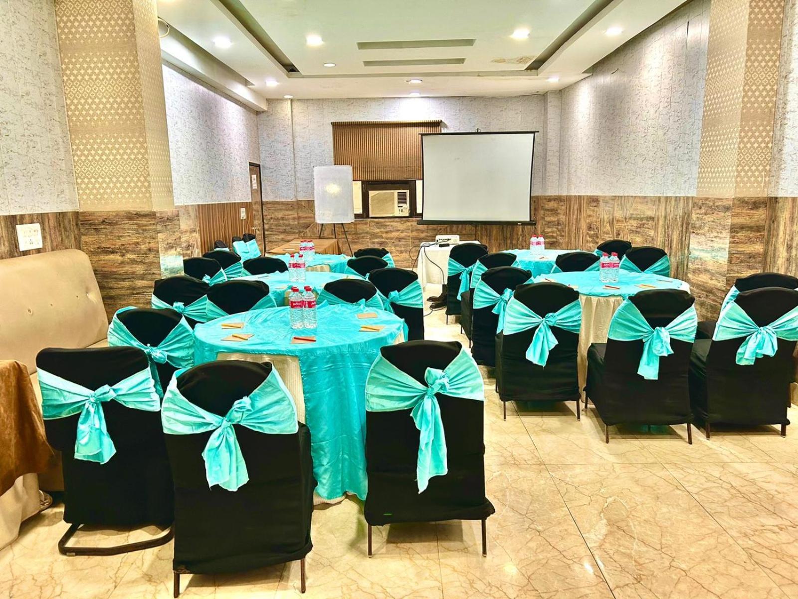 Hotel The Tomar Hospitality à New Delhi Extérieur photo