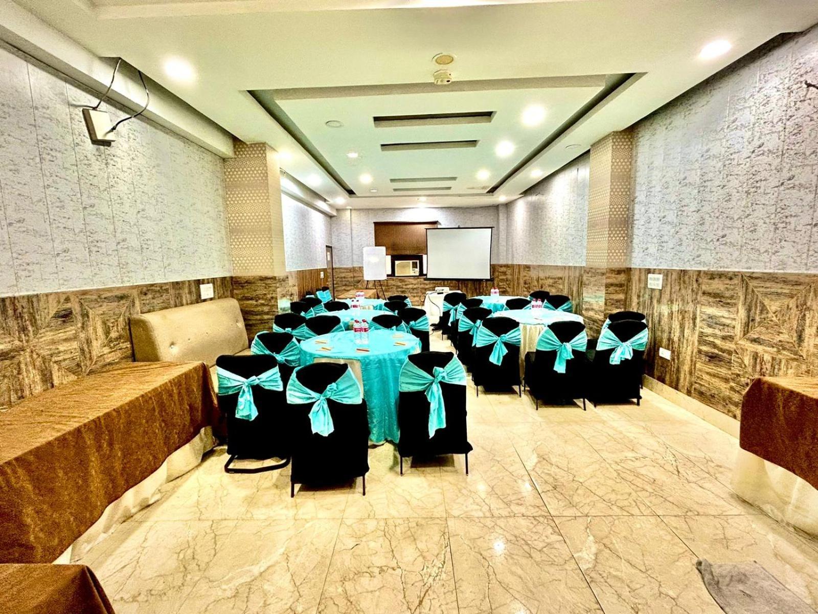 Hotel The Tomar Hospitality à New Delhi Extérieur photo