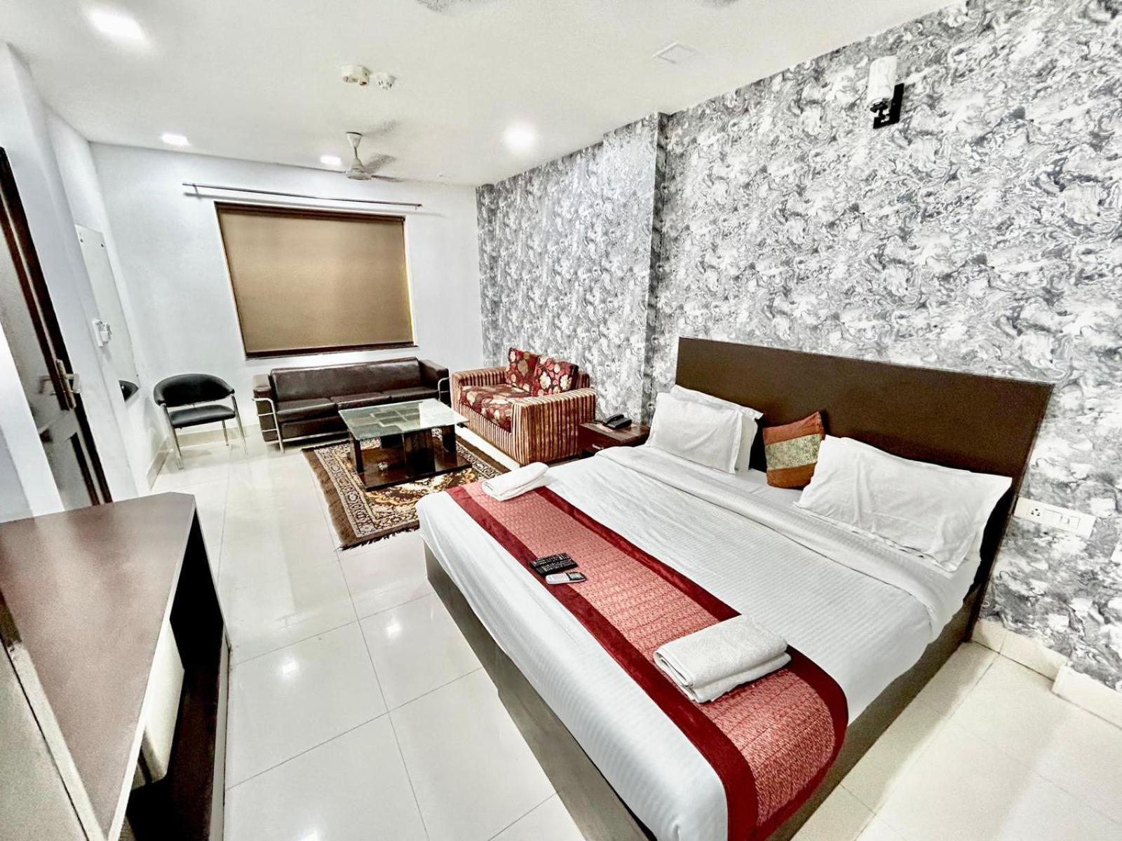 Hotel The Tomar Hospitality à New Delhi Extérieur photo