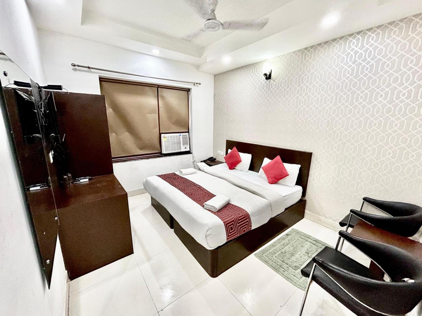 Hotel The Tomar Hospitality à New Delhi Extérieur photo